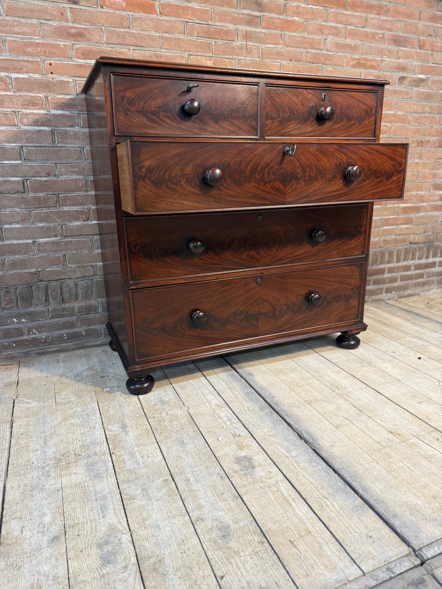 Mahony Lade kast Victoriaanse stijl