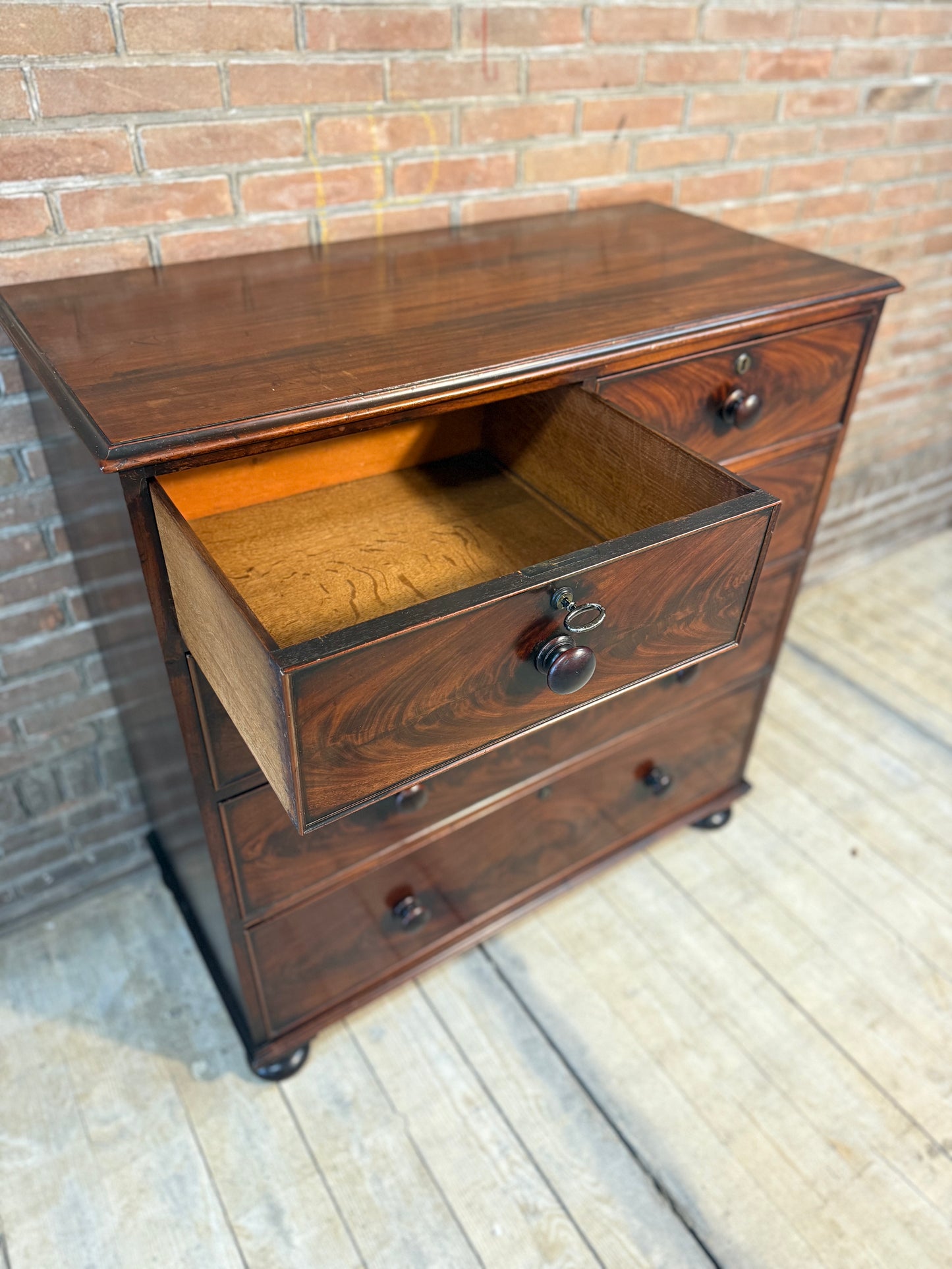 Mahony Lade kast Victoriaanse stijl