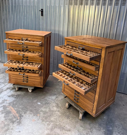 Flat file cabinet