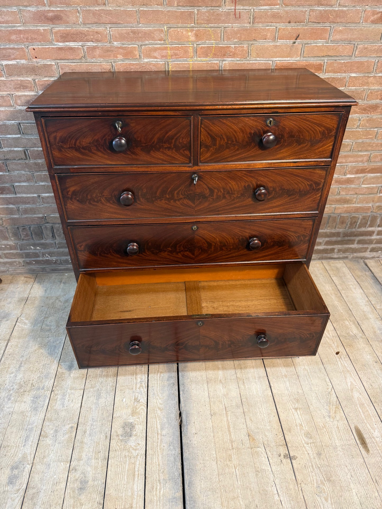Mahony Lade kast Victoriaanse stijl